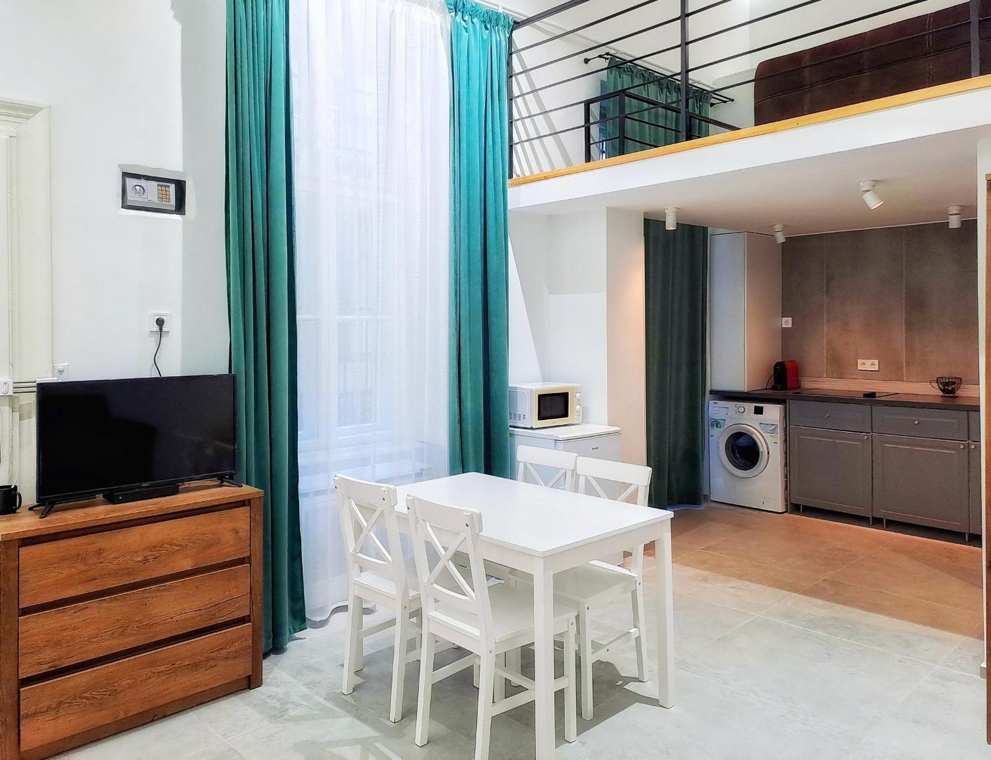 Masszi Apartman Boedapest Buitenkant foto